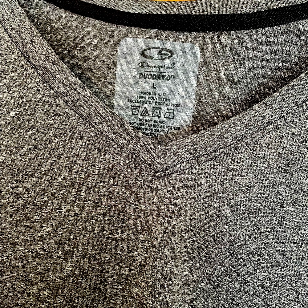 Champion shirt size L